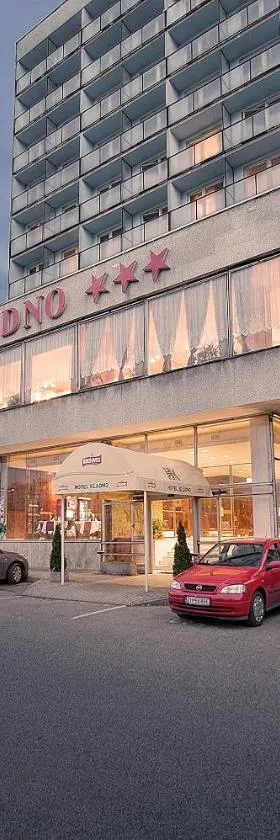 Retro Hotel Kladno，位于克拉德诺的酒店