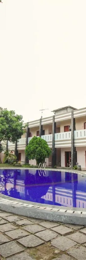 RedDoorz Plus At Hotel Sofia Pangandaran，位于庞岸达兰的酒店