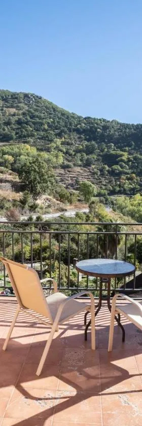 Apartamentos Rurales El Solitario，位于巴尼奥斯德蒙特迈奥尔的酒店
