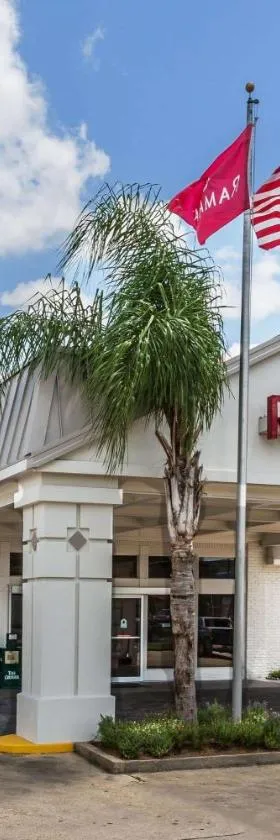 侯马华美达酒店，位于霍玛的酒店