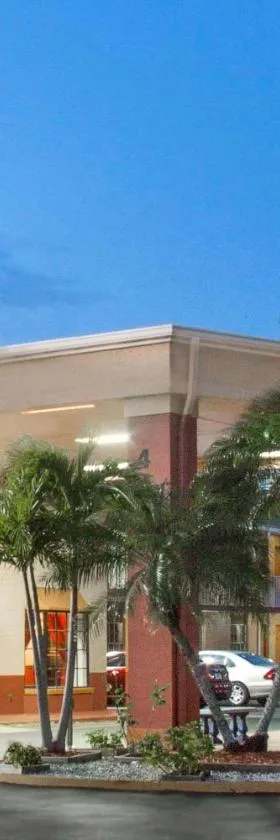 迈尔斯堡豪生国际酒店，位于迈尔斯堡的酒店