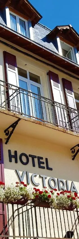 Hotel Victoria，位于圣皮耶尔德沙尔特勒斯的酒店