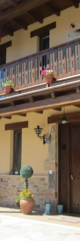 拉波萨达德托里比亚酒店，位于Val de San Lorenzo的酒店