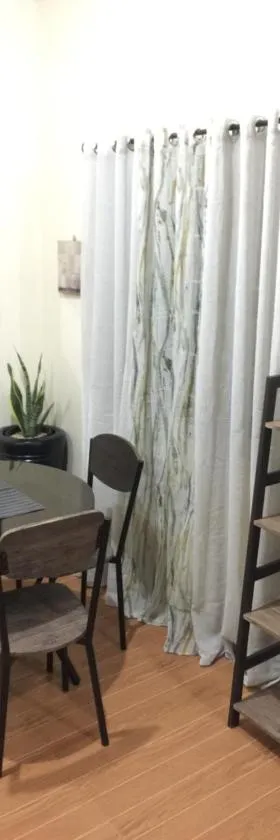 ESTILO APARTMENT 2-storey，位于Clarin的酒店