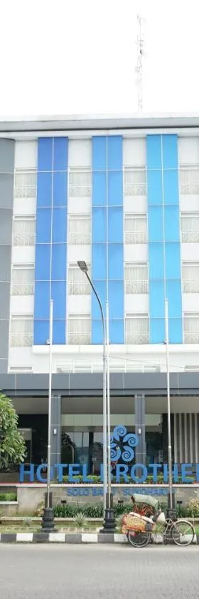 Hotel Brothers Solo，位于梭罗的酒店