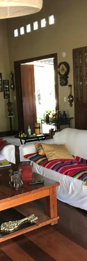 Quarto Wi-Fi perto da praia Guarajuba，位于卡马萨里的酒店