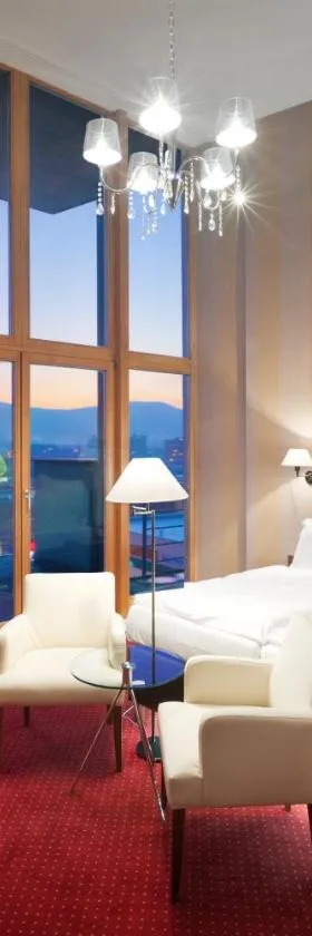 Pytloun City Boutique Self Check-in Hotel，位于利贝雷茨的酒店