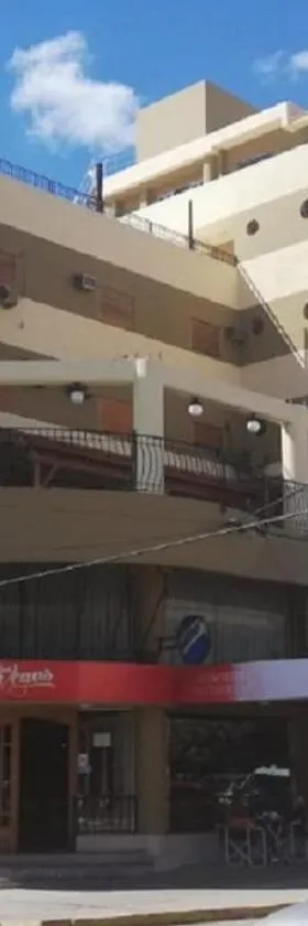 HOTEL CONTINENTAL COSQUIN，位于科斯金的酒店