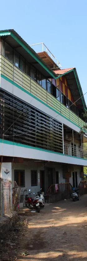 Shreyas Guest house - Tatkare Villa，位于卡希德的酒店