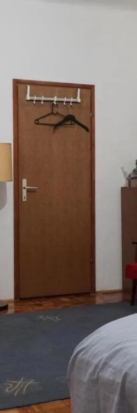挪拉公寓，位于萨格勒布的酒店