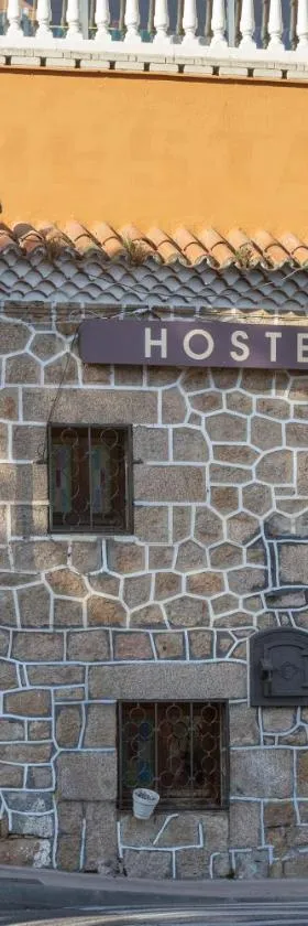 Hostel La Pedriza，位于曼萨纳雷斯-埃尔雷亚尔的酒店