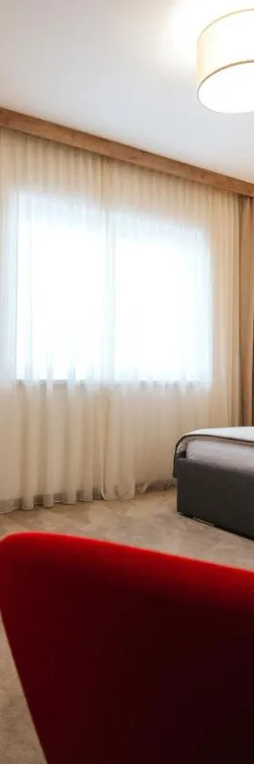 Hotel Zelenkrov，位于Čepin的酒店