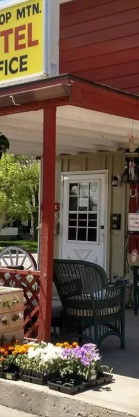 Roundtop Mountain Vista - Cabins and Motel，位于瑟莫波利斯的酒店