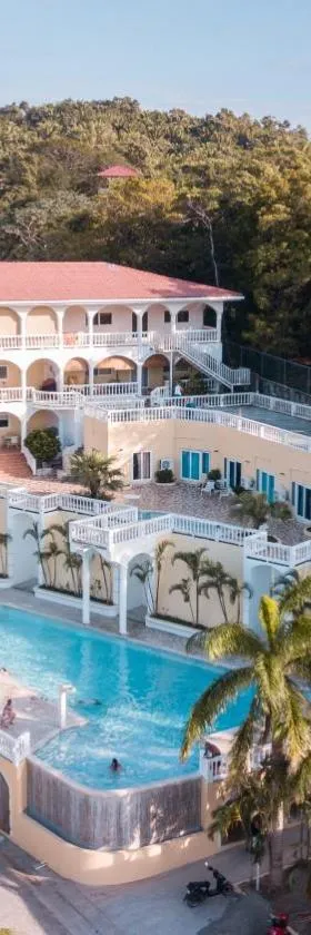 West End Dive Resort，位于西区的酒店