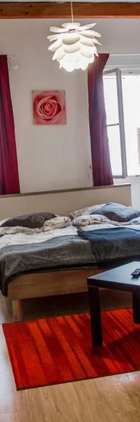 Rooms and Apartment Veral-KA，位于卡尔洛瓦茨的酒店