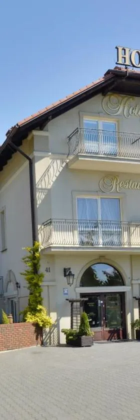 Hotel Mateo，位于Stopnica的酒店