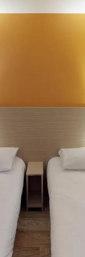 兰斯西部坦屈厄星辰酒店，位于兰斯的酒店