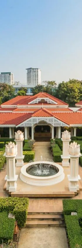 Wora Bura Hua Hin Resort & Spa，位于华欣的酒店