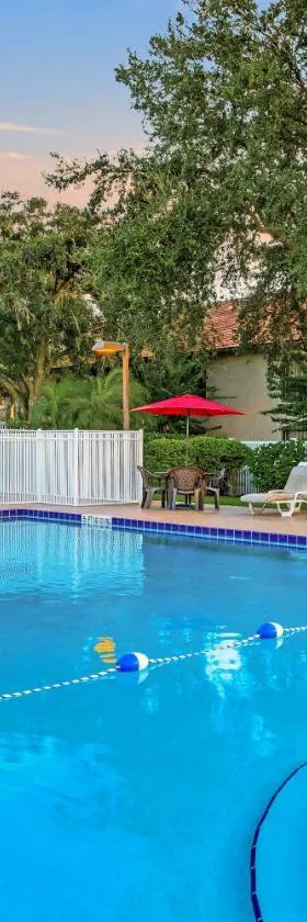 Alhambra Villas，位于基西米的酒店