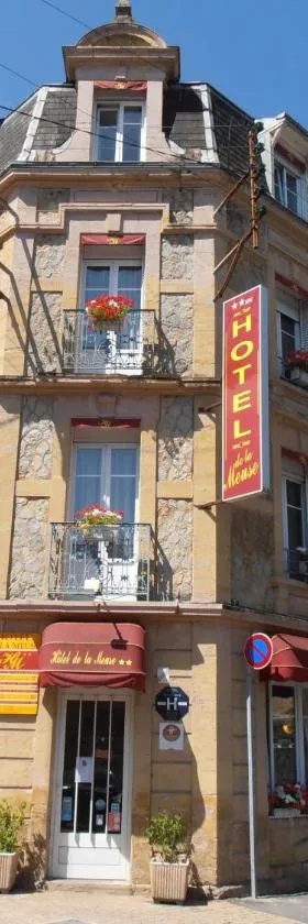 德拉默兹酒店，位于沙勒维尔-梅济耶尔的酒店