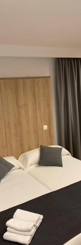 hotel la trainera，位于佩德勒纳的酒店