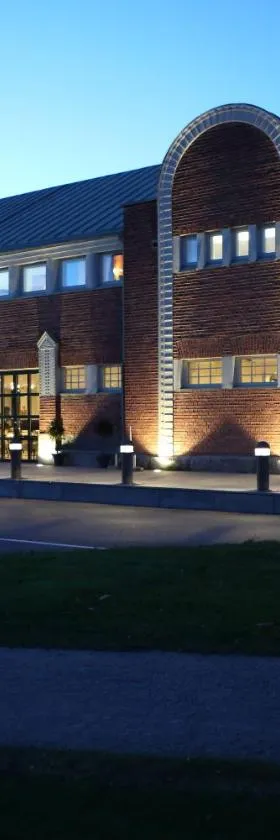 Hotel Epoque & Apartments，位于皮耶塔尔萨里的酒店