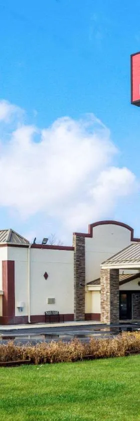 Econo Lodge Cloverdale，位于Cloverdale的酒店