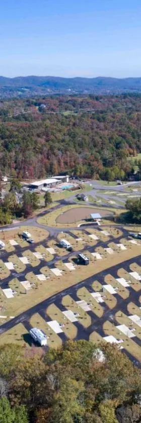 Catherine's Landing RV Resort，位于温泉城的酒店