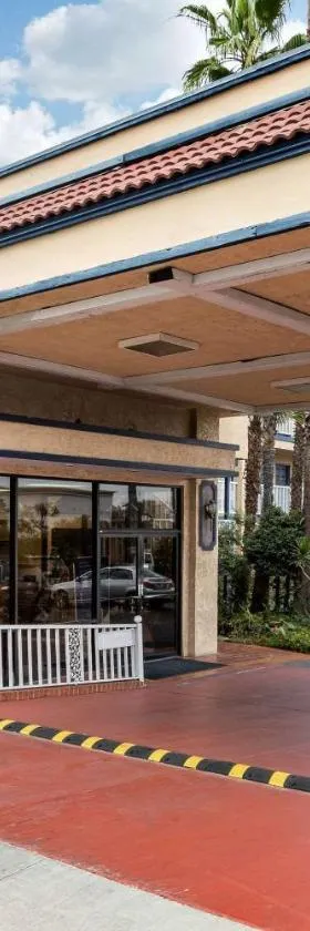 Quality Inn Lomita-Los Angeles South Bay，位于Lomita的酒店