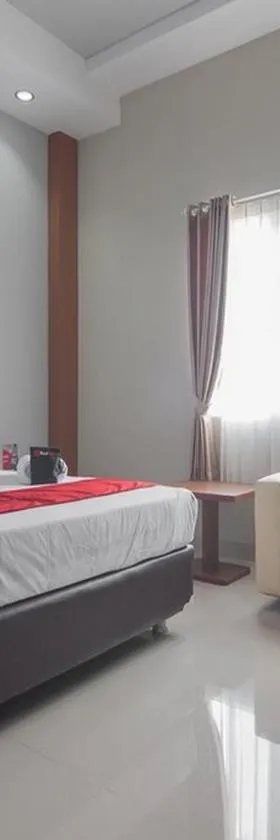 RedDoorz near Islamic Center Samarinda，位于沙马林达的酒店