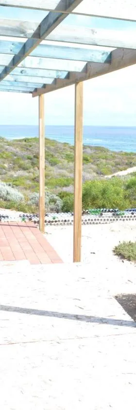 Private Beach Cottage At Ecostays，位于Greenough的酒店