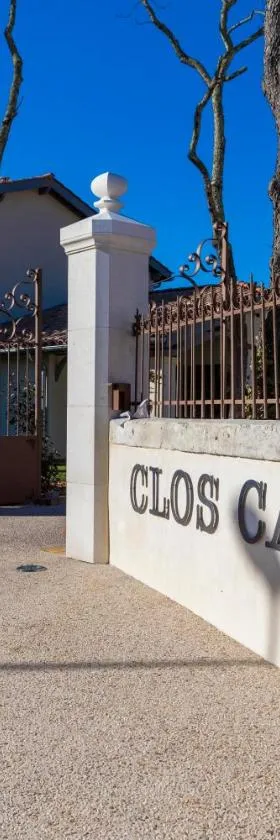 Hotel Clos Castel Villas Spa，位于卡斯泰勒雅卢的酒店