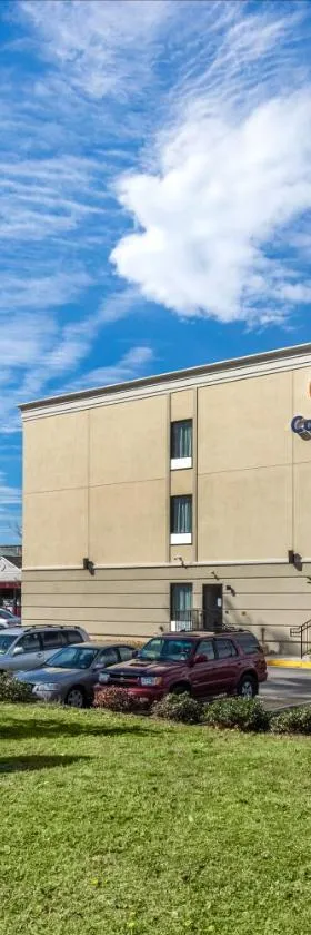 Comfort Inn South Chesterfield - Colonial Heights，位于科洛尼尔海茨的酒店
