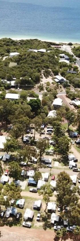 Peppermint Grove Beach Holiday Park，位于Capel的酒店