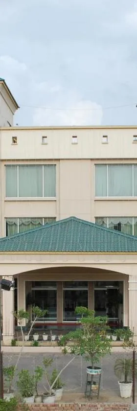 中城大酒店，位于希萨尔的酒店