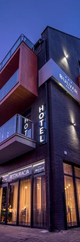 Bulvar Hotel，位于乔左维尔考普尔斯基的酒店