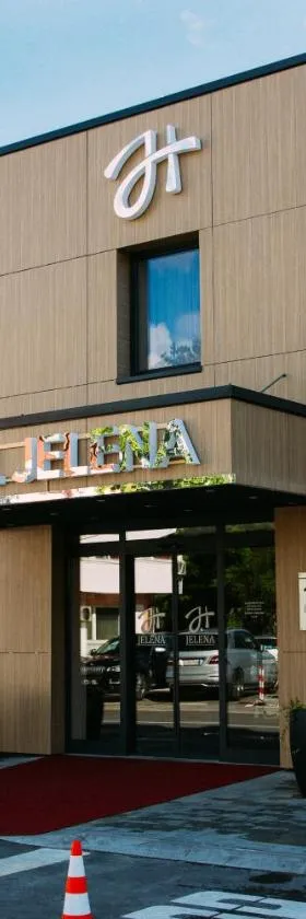 伊莲娜酒店，位于巴尼亚卢卡的酒店
