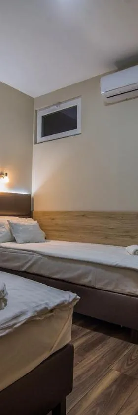 Sztár Motel Étterem，位于Balassagyarmat的酒店