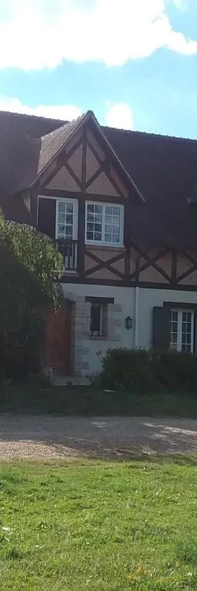 Les Mesangeres，位于塔罗讷河畔绍蒙的酒店