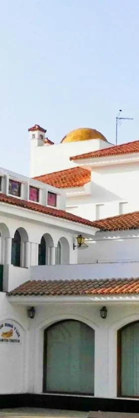 杜纳斯与卢兹公寓，位于罗塔的酒店