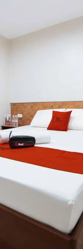 RedDoorz near Robinsons Cybergate Davao，位于达沃市的酒店