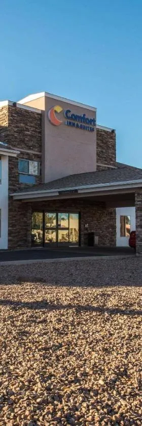 Comfort Inn & Suites Pinetop Show Low，位于派托普湖畔的酒店