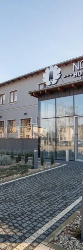 Novopolska - Hotel i Restauracja，位于科希强的酒店