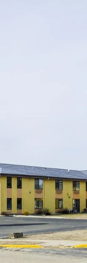 Econo Lodge Inn & Suites，位于威斯康星戴尔的酒店