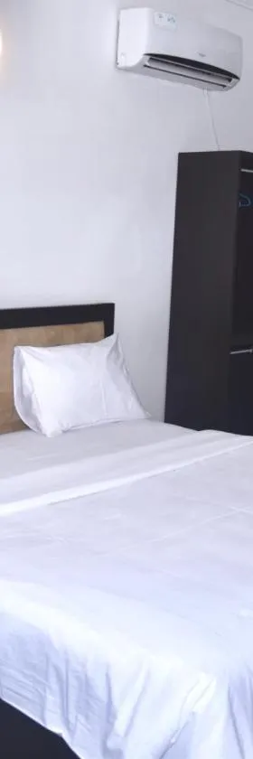 Hôtel La Couronne RW，位于雅温得的酒店