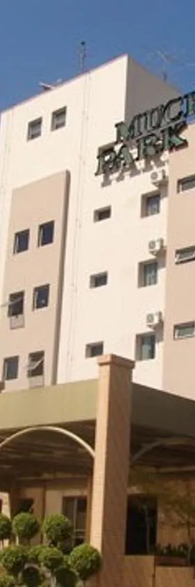 Muchiutt Park Hotel，位于普鲁登特总统城的酒店