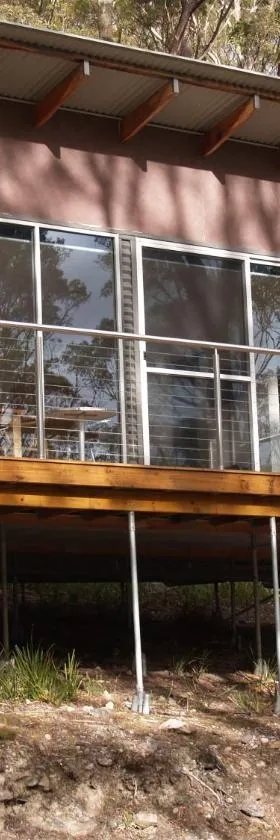 Craggy Peaks Wilderness Cabins，位于Rossarden的酒店