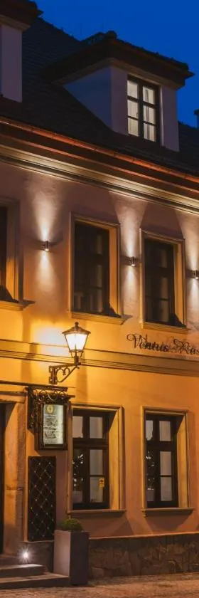 Hotel & Apartments Ventus Rosa，位于别尔斯克-比亚拉的酒店