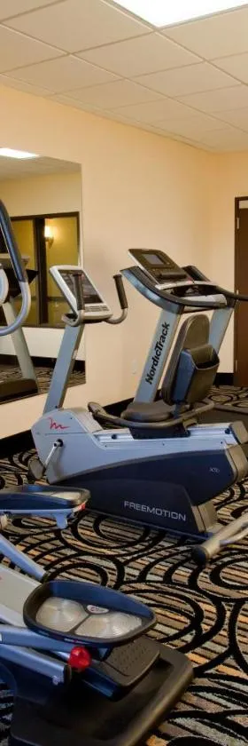 Americas Best Value Inn Roosevelt/Ballard，位于罗斯福的酒店