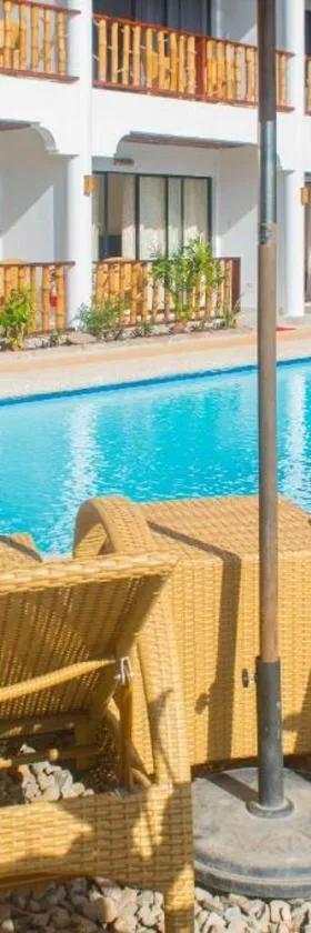 Alona Vida Beach Hill Resort，位于邦劳的酒店
